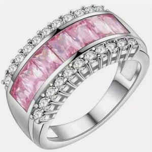 Gorgeous Sz 7 Ring